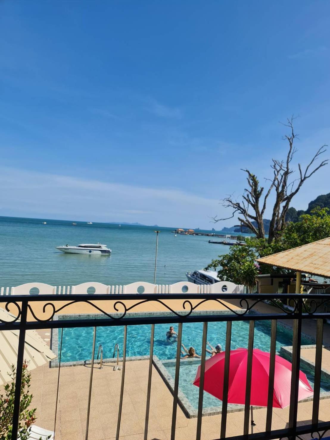 Hotel Chom By The Sea Ao Nam Mao Exterior foto