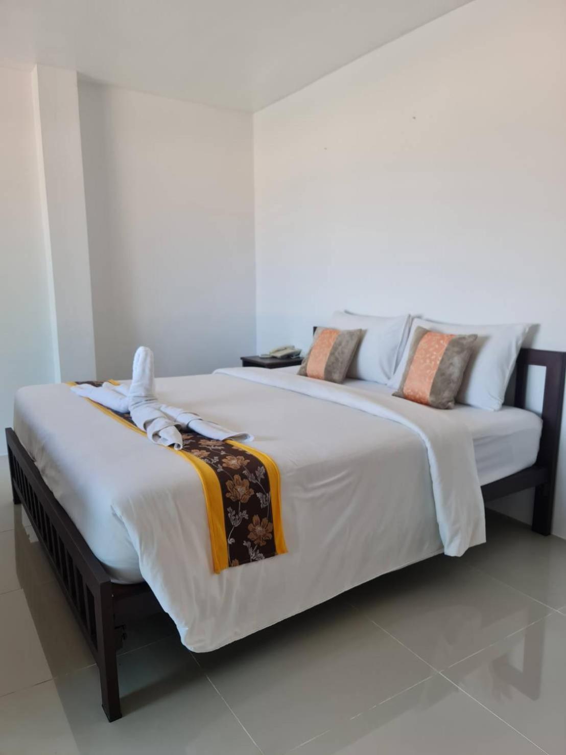Hotel Chom By The Sea Ao Nam Mao Exterior foto