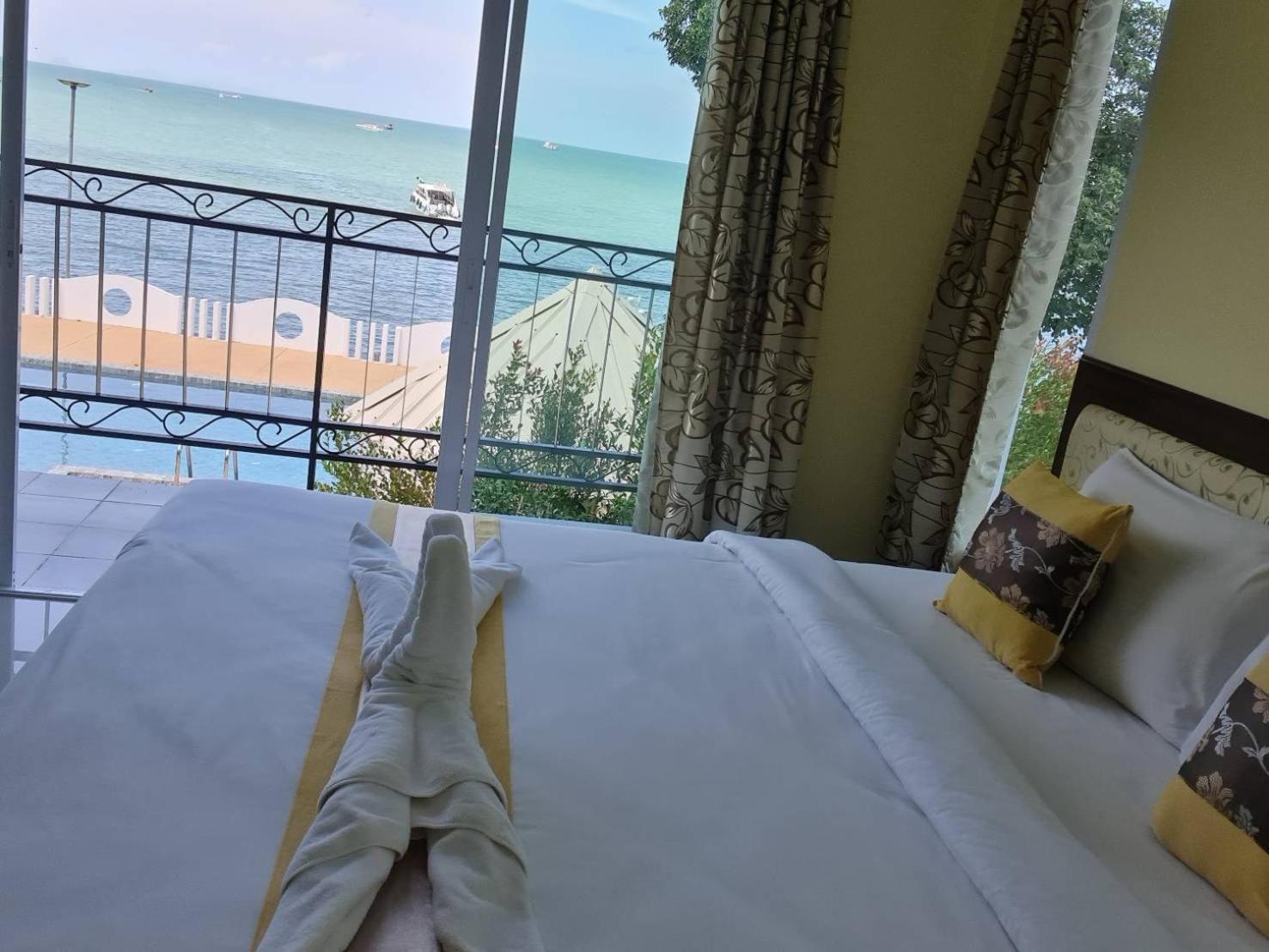 Hotel Chom By The Sea Ao Nam Mao Exterior foto