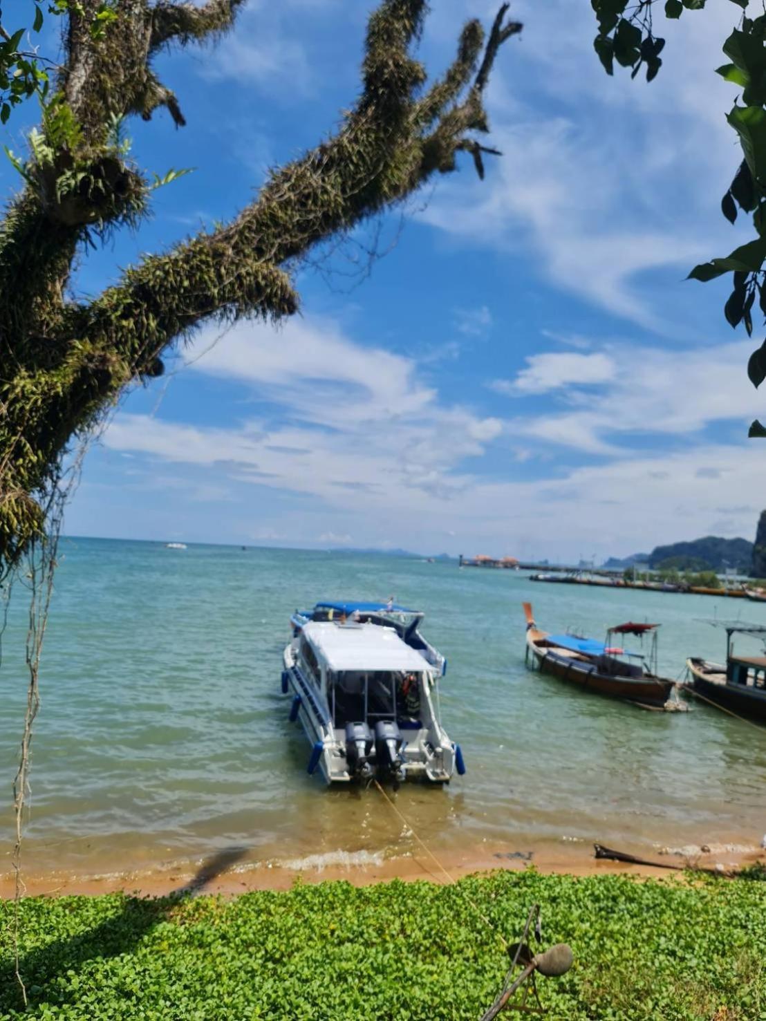 Hotel Chom By The Sea Ao Nam Mao Exterior foto