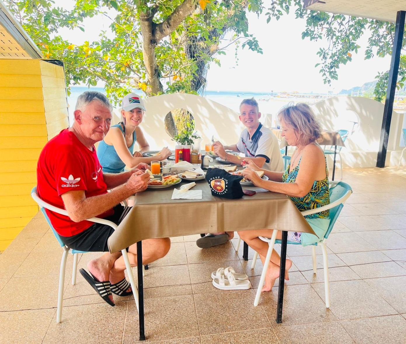 Hotel Chom By The Sea Ao Nam Mao Exterior foto