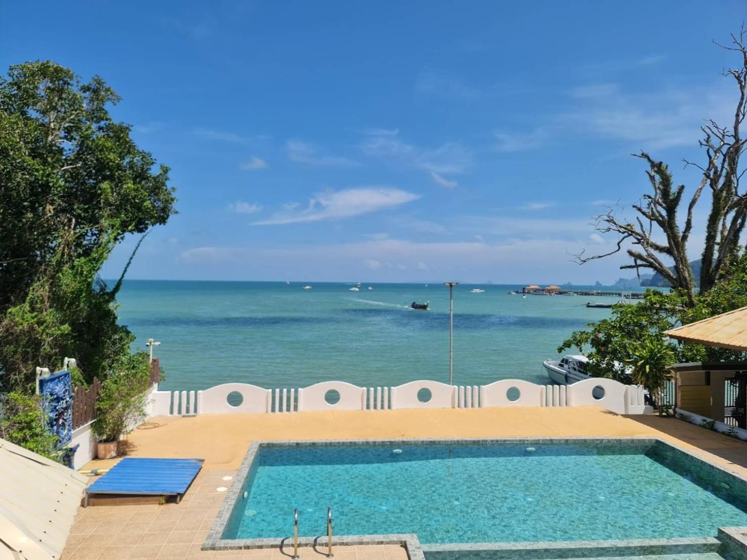 Hotel Chom By The Sea Ao Nam Mao Exterior foto